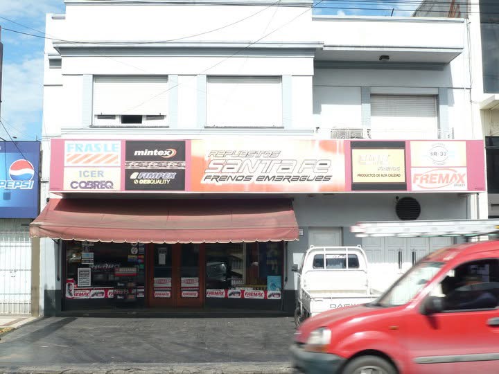 Frente del local Repuestos Santa Fe